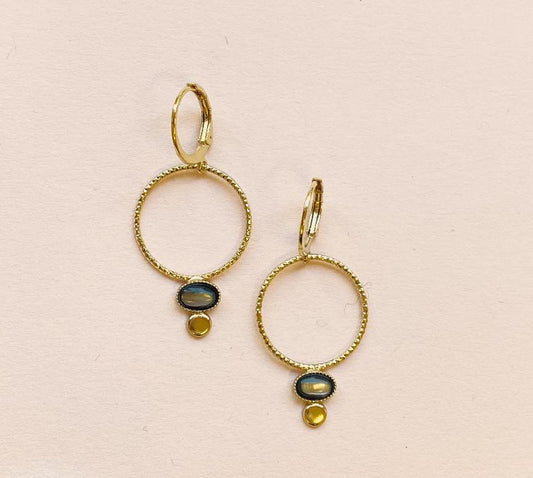Boucles-oreilles-petite-aime-nacre-grise