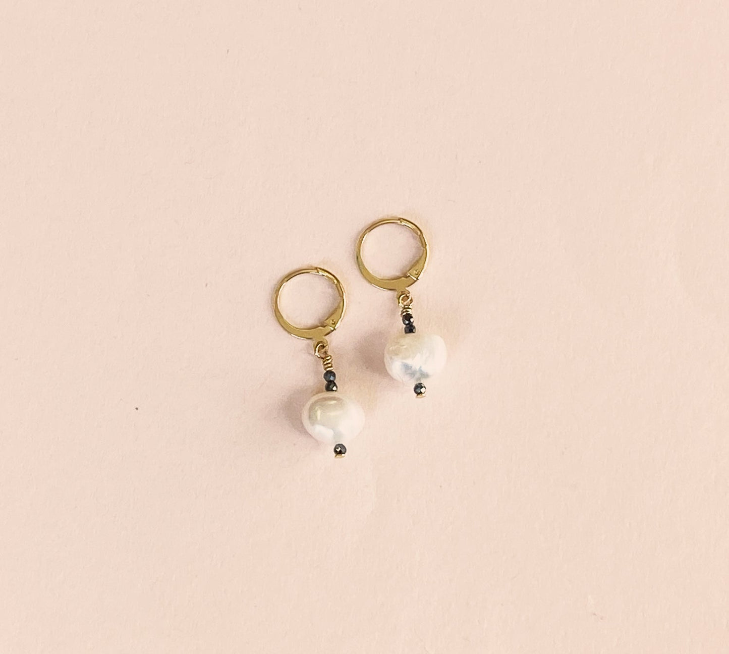 Boucles d'oreilles perles d'eau Mademoizelle Abeille